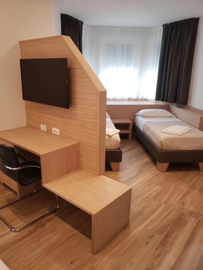 Hotel Cantaleone 산 미켈레 알라디게 외부 사진