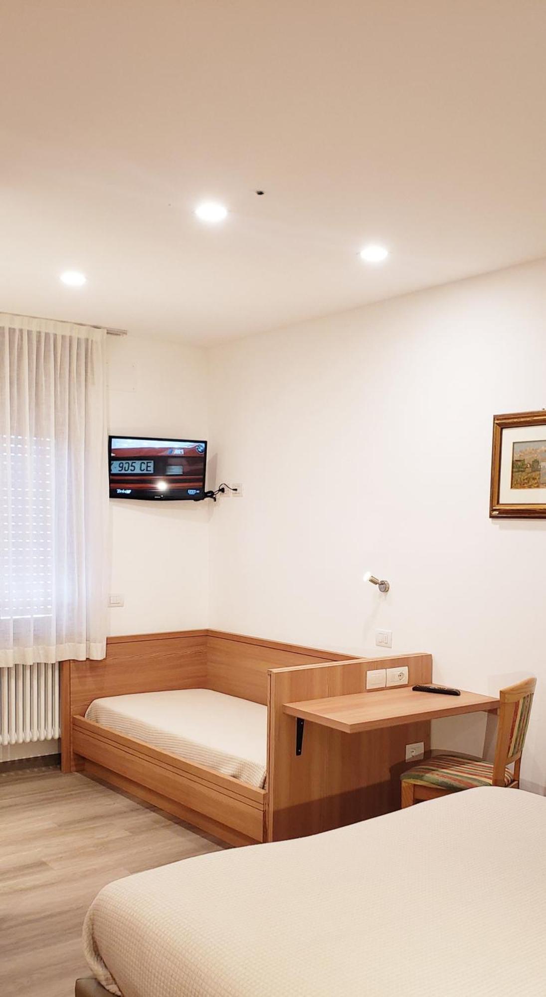 Hotel Cantaleone 산 미켈레 알라디게 외부 사진